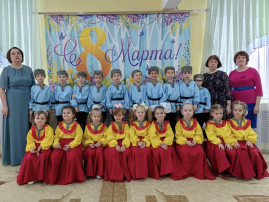 8 марта в группе «Гномики» 8 марта в группе «Гномики».
